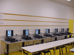 Lexposition des protraits des liquidateurs à Carcassonne (Aude-France) en mars 2009