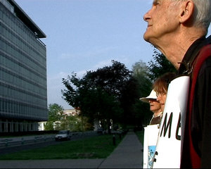Wladimir Tchertkoff devant lOMS le 26 Avril 2007