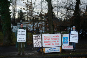 Éric Bonnaire and Sophie Giraud in front of WHO from 3rd to 7th December 2007