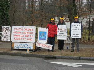 Patricia Lariguet, Carole Bouvier and Cyril Giraud in front of WHO from 24th to 28th December 2007