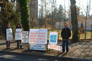 Blanche Dubois, Hubert Orly y Bernard Nicolle delante de la OMS del 31 diciembre de 2007 al 4 enero de 2008