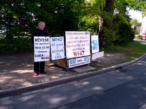 Maryvonne David-Jougneau devant lOMS le 5 mai 2008