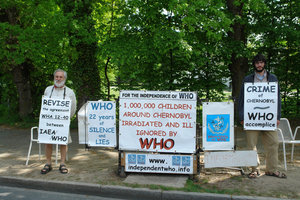 Thomas Roussel et Pascal Sanchez devant lOMS du 6 au 7 mai 2008