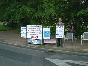 Éric Peytremann devant lOMS du 14 au 15 mai 2008