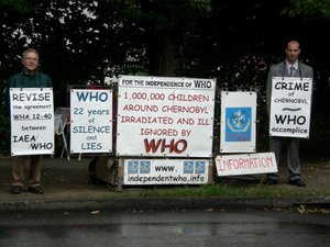 Jacques Bonnet and François Fresneau in front of WHO from 11th to 15th August 2008