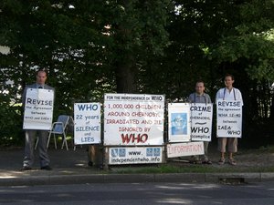 François Fresneau, Christophe Dupuis and Thierry Potier in front of WHO from 18th to 19th August 2008