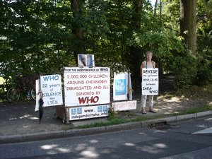Françoise Chaffard in front of WHO from 25th to 26th August 2008