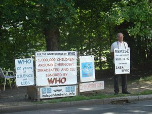 Éric Peytremann in front of WHO from 25th to 26th August 2008