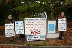 Franceline Fanton y Huguette Pellerin delante de la OMS el 23 octubre de 2008