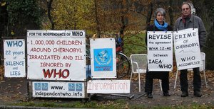 Diane Ciurlia und François Rittmeyer vor der WHO am 18. November 2008
