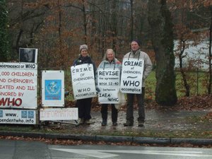 Carole Bouvier, Isabelle Notalle und Jean Yves Peillard vor der WHO vom 24. - 28. November 2008