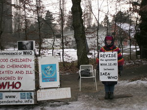 Ingrid Mair in front of WHO from 12th to 13th January 2009