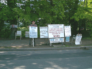 Jean-Yves Peillard in front of WHO from 27th April to 1st May 2009