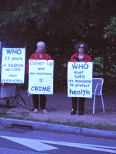 Monika Von Der Meden and Nelly Vincent in front of WHO from 12th to 14th May 2009