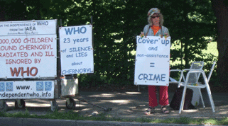 Carole Bouvier in front of WHO from 11th to 12th June 2009