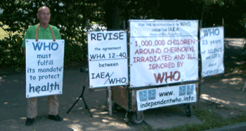 Philippe Reculard delante de la OMS el 13 julio 2009