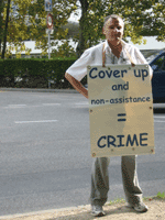 Claude Mirandola delante de la OMS del 20 al 24 julio 2009