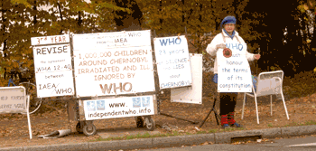 Marie Bonnenfant devant lOMS du 29 au 30 octobre 2009
