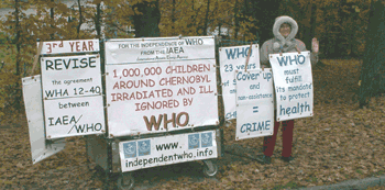 Christine Kjelberg devant lOMS le 3 novembre 2009