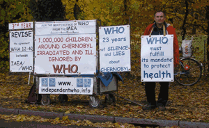 Pierre Lucarelli devant lOMS le 4 novembre 2009