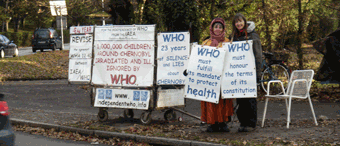 Alison Katz et Lamamo devant lOMS du 1 au 2 décembre 2009