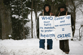 Monique Labarthe and André Larivière in front of WHO from 12th to 15th January 2010