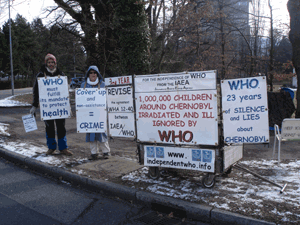 Philippe Morier Genoud, Martine Cuennet devant lOMS le 1 février 2010