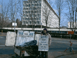 Jean-Yves Peillard devant lOMS le 8 mars