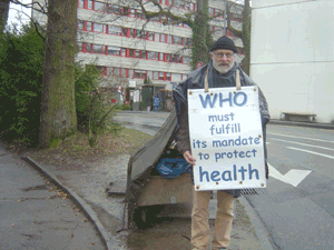 Jean-Marie Frontini devant lOMS le 1 avril 2010