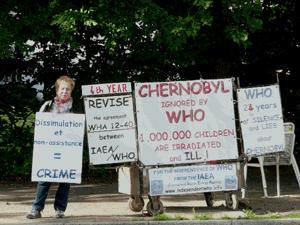 Renée Barasinski in front of WHO from 10th to 11th June 2010