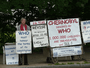 Maryvonne David Jougneau in front of WHO from 10th to 11th June 2010