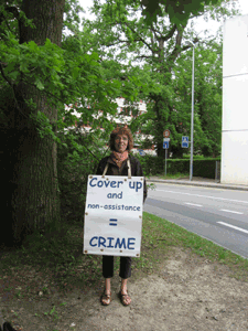 Catherine Bibard in front of WHO from 14th to 15th June 2010