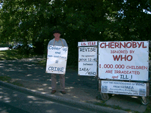 Jean Yves Peillard delante de la OMS el 7 julio 2010