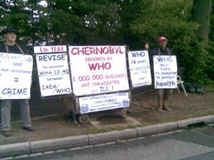 Jean-Yves Peillard and Dominique Loquais in front of WHO from 2nd to 4th August 2010