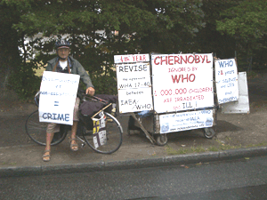 Dominique Loquais in front of WHO from 5th to 6th August 2010