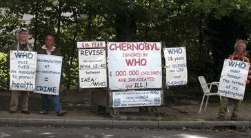 Carole Bouvier, Denny Simonnet and Aristide in front of WHO from 13th to 17th September 2010