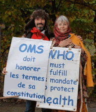 François Mativet und Lamamo vor der WHO vom 11. - 15. Oktober 2010