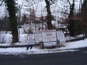 Éliane Varagnat in front of WHO from 29th to 30th November 2010