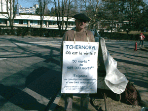 Jean Yves Peillard devant lOMS le 9 mars 2011