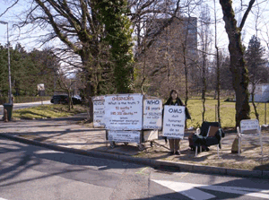 Françoise Bouvier devant lOMS du 21 au 22 mars 2011