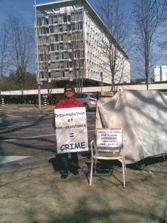 Martine Cuennet devant lOMS du 21 au 22 mars 2011
