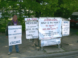 Denny Simonnet in front of WHO from 18th to 22nd April 2011